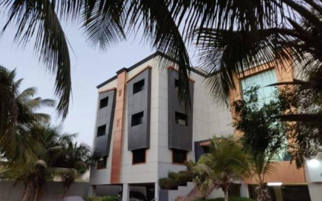 Damji Hotel