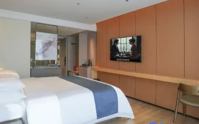 Xiangyin Huanting Light Luxury Hotel