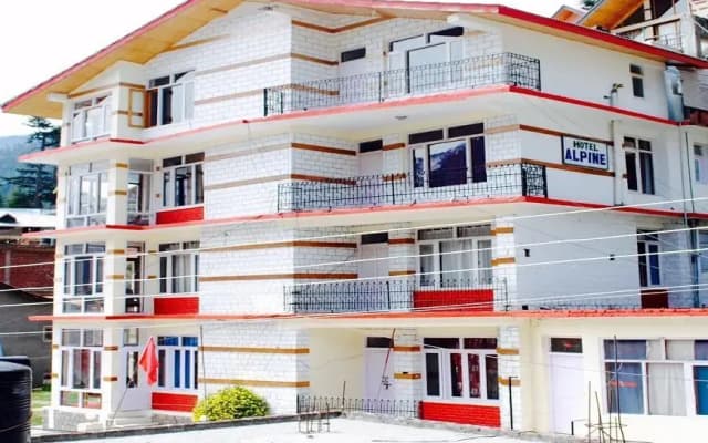Hotel Alpine Manali