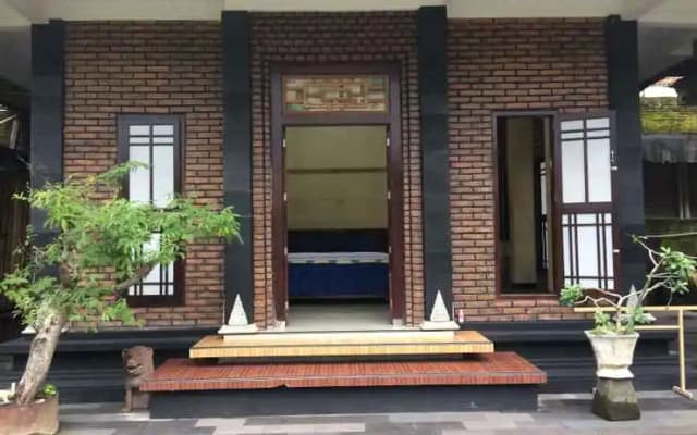 Lotus 2 Guest House