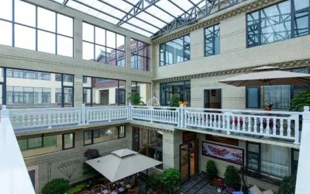 Yixiang Garden · Aroma Oxygen Supply Homestay (Dukezong Ancient City Branch)