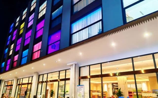Good Beer Gas Hot Spring Hotel(Xishuangbanna Jinghong Gasa Airport High-speed Railway Station Store)