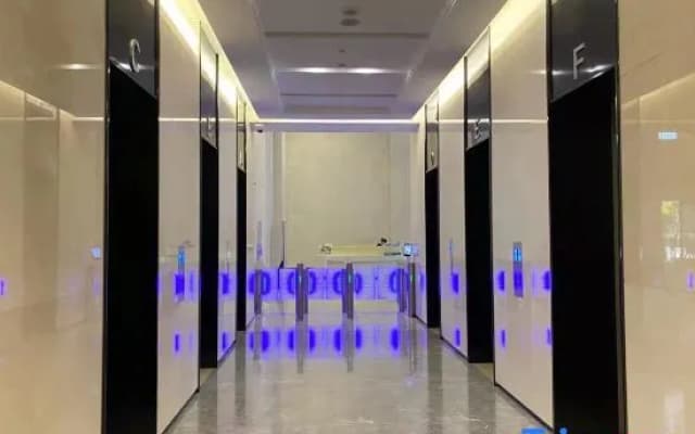 Le Ju Hotel (Zhengzhou hanghai East Road Jingkai Center Plaza subway station store)