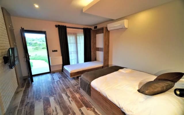 Milyos Hotel
