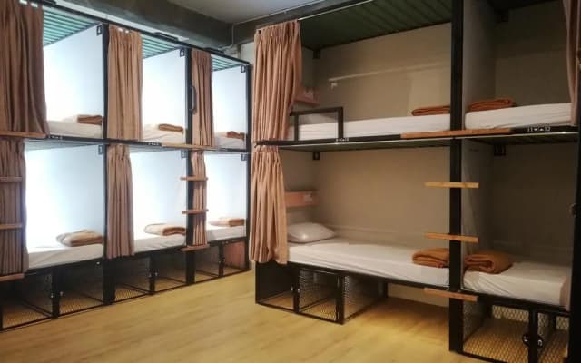 Pinxs Hostel Gunung Sahari