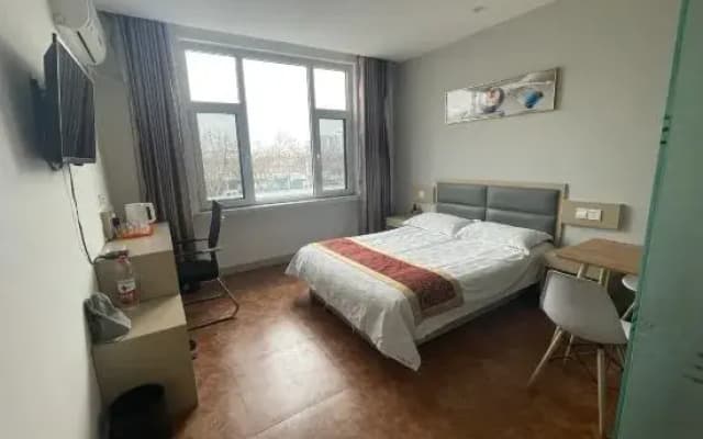 Lijin Huazhong Business Hotel