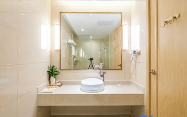 Vienna Hotel (Jiangmen Changan Road Pedestrian Street)