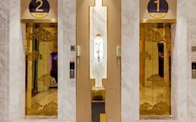 Chizhou Daqianmen Light Luxury Hotel