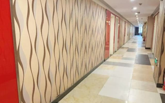 Star hotel (shijiazhuang new railway station store)