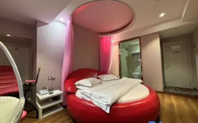 Green Fruit Theme Hotel