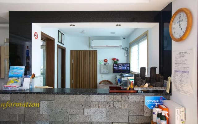 Port Avenue Hotel & Resort
