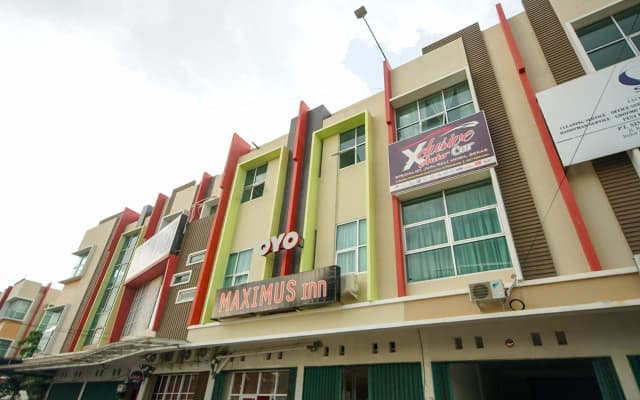 OYO 251 The Maximus Inn Hotel