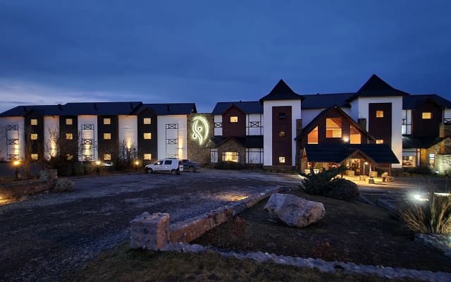 Xelena Hotel & Suites
