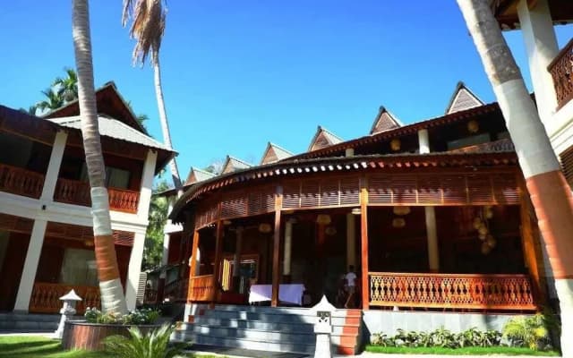 Sandyy Wavess Beach Resort
