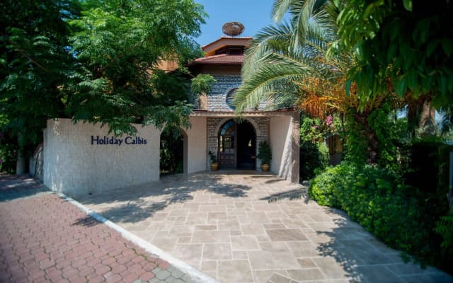 Hotel Holiday Calbis