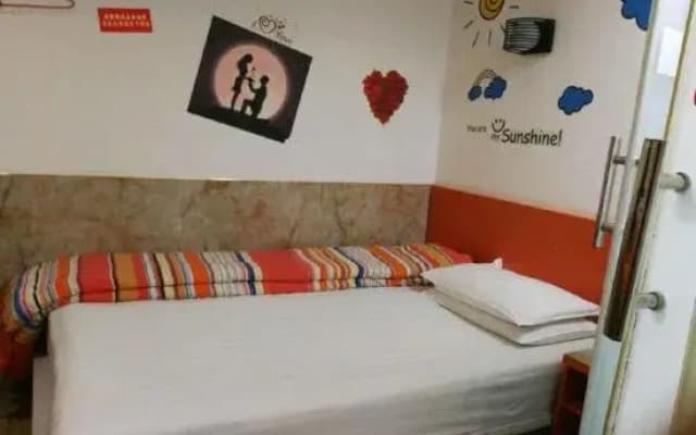 Wuhu Mingzhu Holiday Inn (Zhonghe Road Shop)
