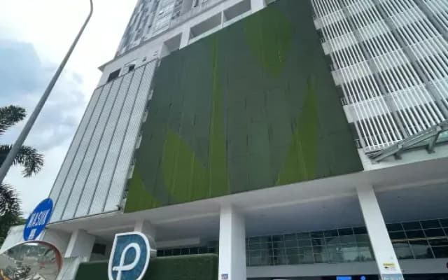 Paragon Suites @ CIQ L26 By UCome Homestay
