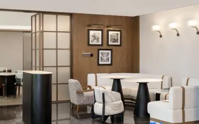 Mehood Lestie Hotel (Pingzhou Jadeite Street, Qiandeng Lake, Foshan Branch)
