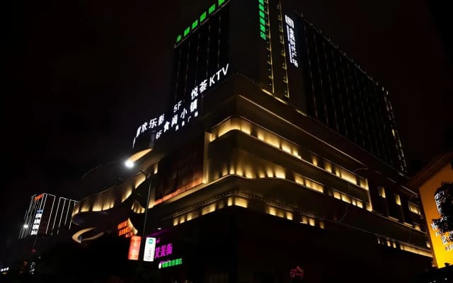 GreenTree Inn Pingliang Jinding Times Square