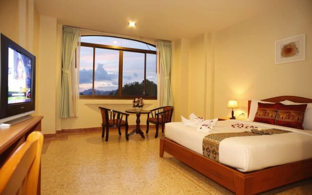 Sripet Hotel