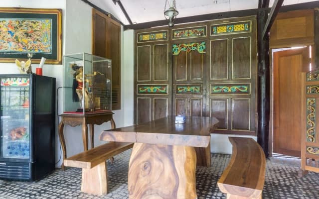 Srikandi Hotel by OYO Rooms