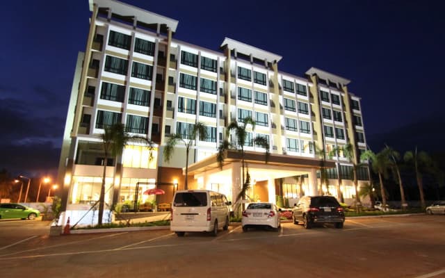 S Tara Grand Hotel
