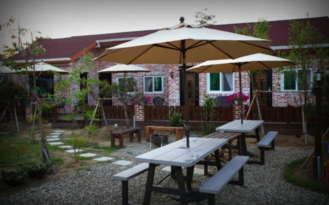 jeonju acimjeongweongeseuteuhauseu