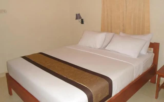 Sudis Cottages