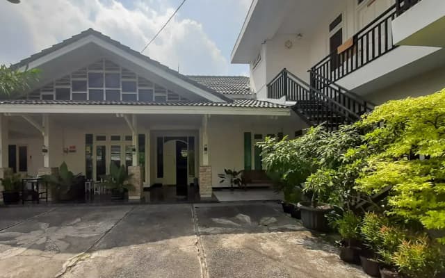 Londres Bed And Breakfast Redpartner Near Gembira Loka Zoo