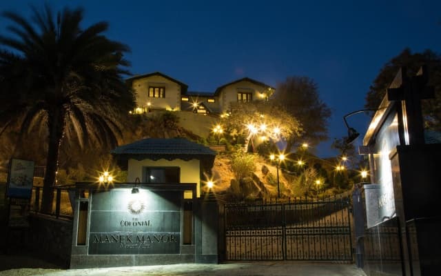 The Colonial Manek Manor