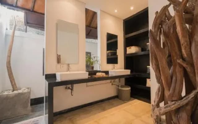 Phinisi Villas - Seminyak City Center