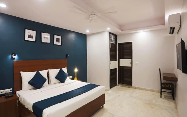 SilverKey Executive Stays 39733 Rc164 Noida-62
