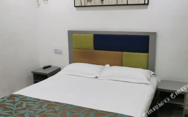 Pebble Motel (Shanghai Caolu Finance College)