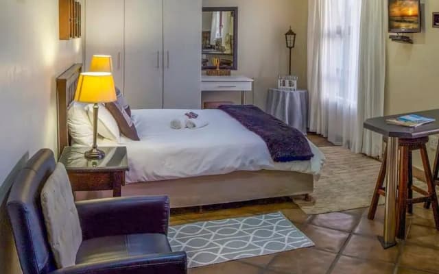 Room in B&B - Guest Room With Double bed and Kitchen, in Port Elizabeth Ideal Business Travel
