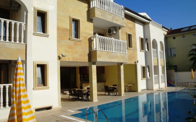 Dinara Hotel