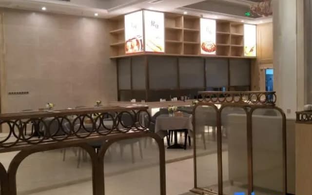 Vienna International Hotel (Yuhuan Wanda Plaza)