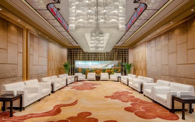 Felton Grand Hotel Bazhong