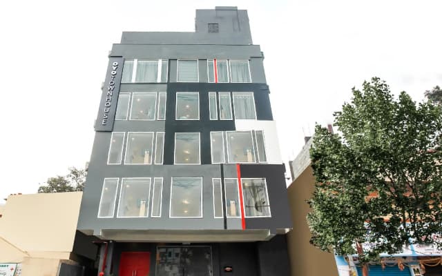 OYO Townhouse 196 De Alphabet
