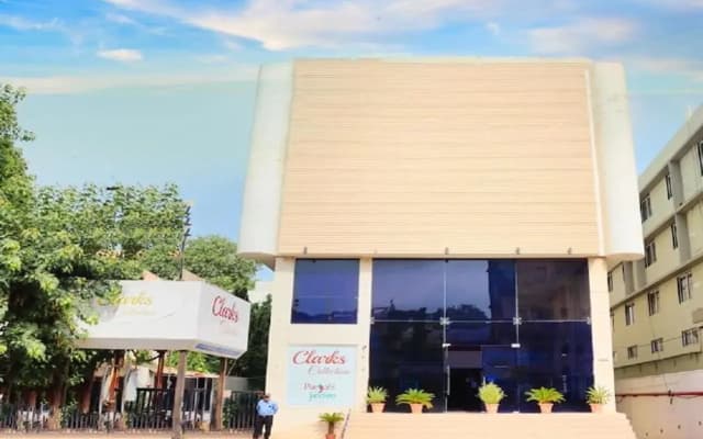 Hotel Clarks Collection Bhavnagar