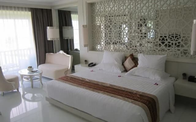Dreamland Paradise Hotel