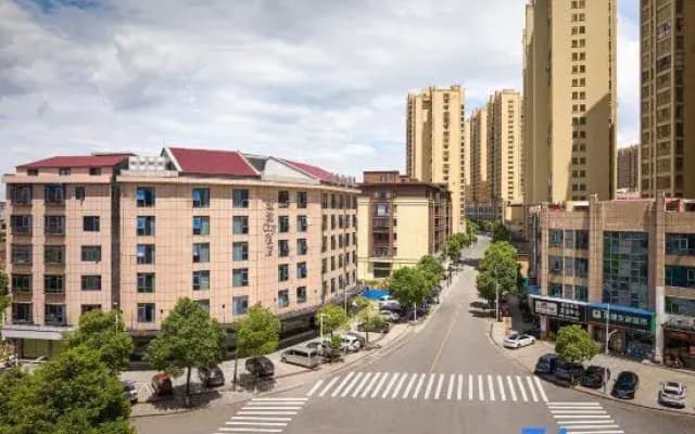 Tutu City Hotel (Chaling County People's Hospital Xiangyun South Bus Station)