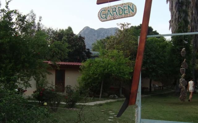 Кемпинг 7 Garden Bungalow & Camping