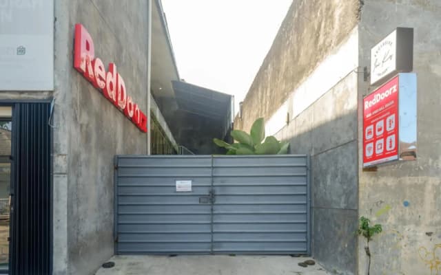 RedDoorz Near Jumbo Mall Sragen
