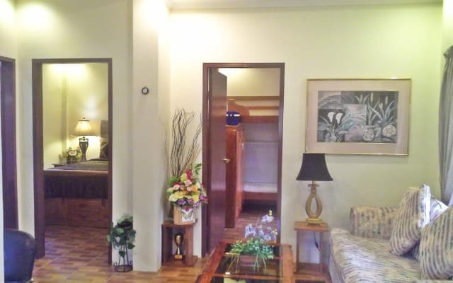 Foxy's Beach Resort