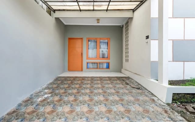 OYO Life 91239 Kost Rosandy House Yogyakarta
