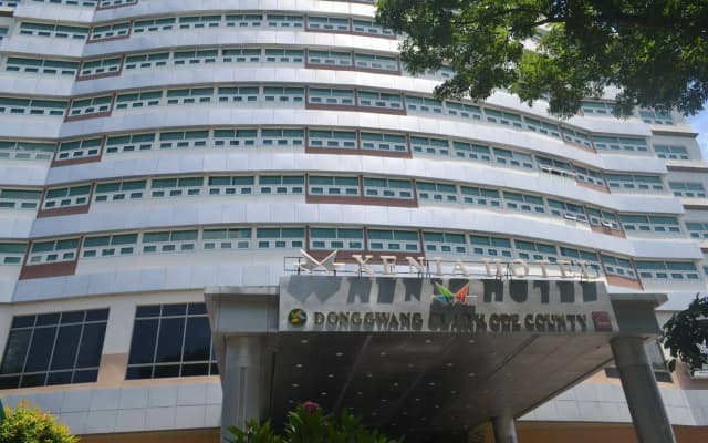 Xenia Hotel Clark - Multi Use Hotel