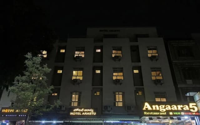 Fabhotel Arastu Plaza