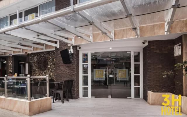 3H HOTEL Av 70