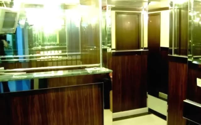 Oriental Pearl Budget Hotel