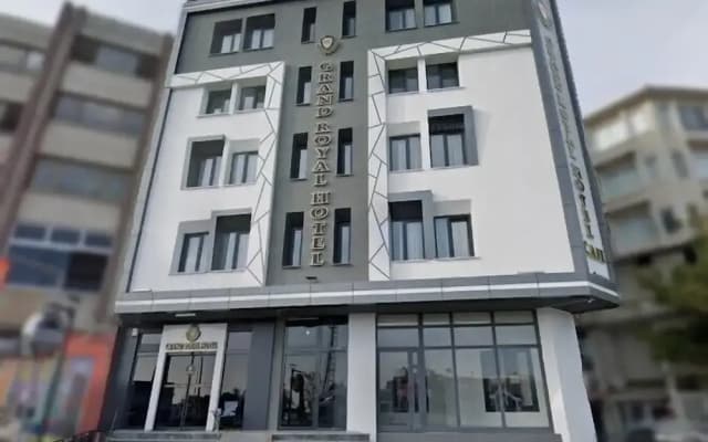 Grand Royal Hotel